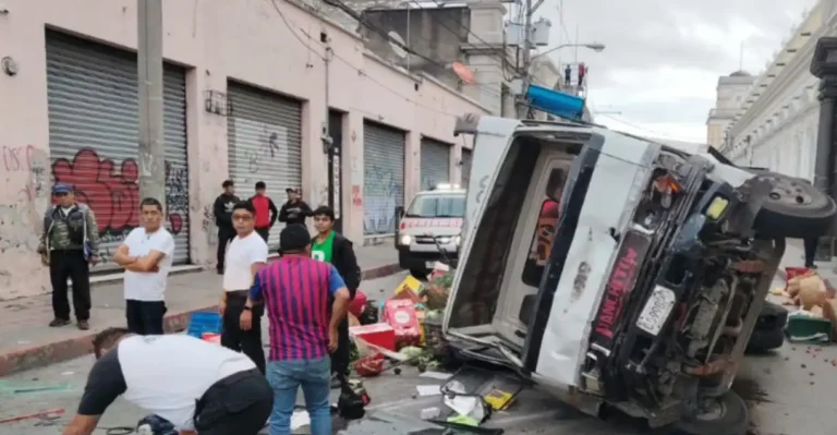 Tres heridos dejaron fuerte accidente en el Centro Histórico