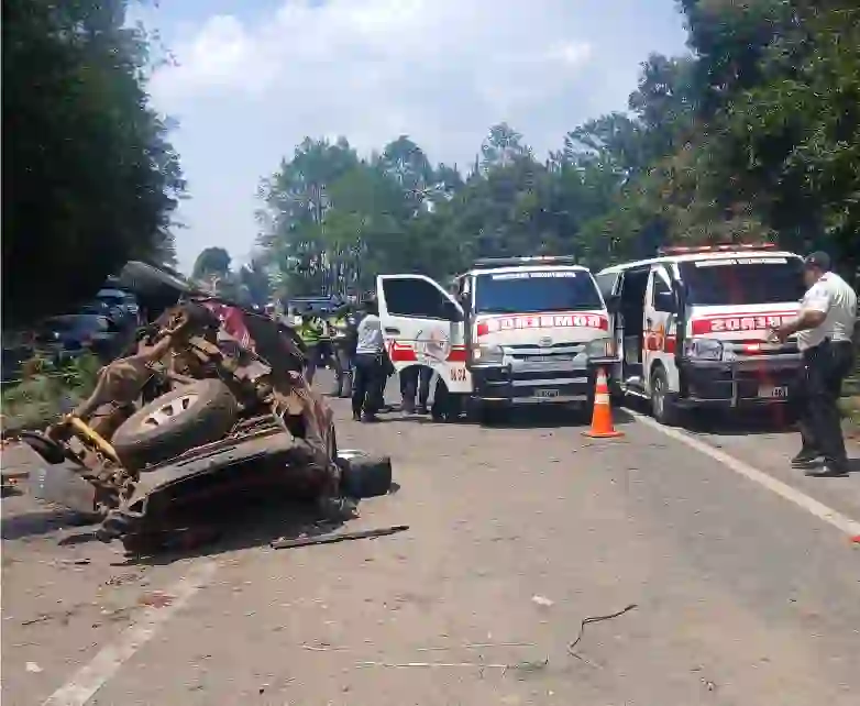 Fuerte percance deja fallecidos y heridos en la ruta Interamericana