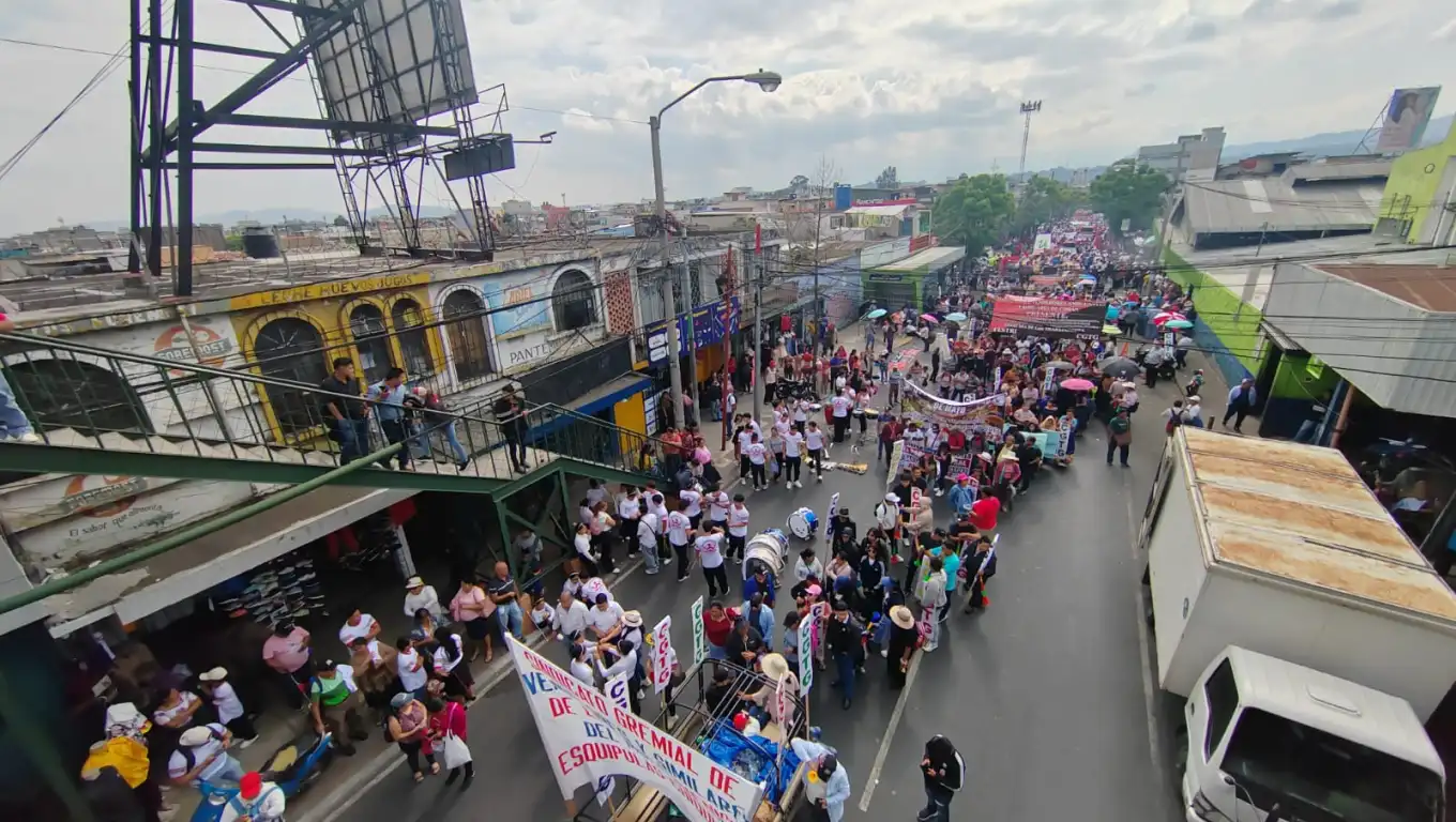 Sindicalistas marchan por el Día del Trabajador, exigen al Gobierno y al Congreso que cumplan lo prometido
