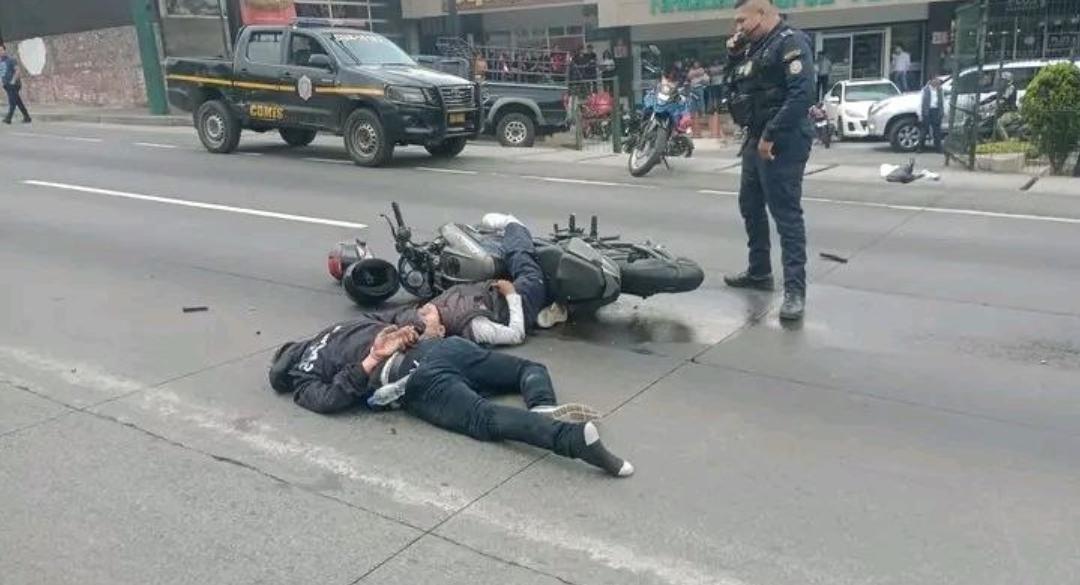 Video, Balacera entre PNC y presuntos moto-ladrones provoca caos vial en ruta Interamericana