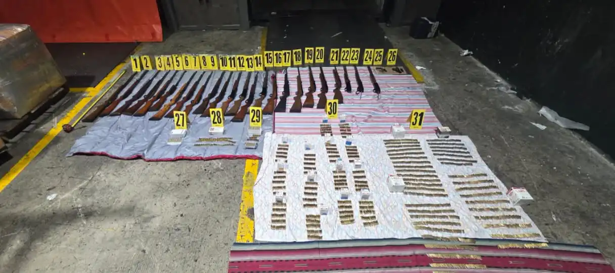 SGAIA incauta 21 rifles y más de 3 mil municiones en encomienda proveniente de Estados Unidos