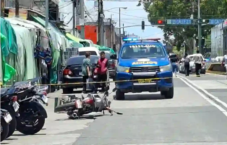 Pánico en el centro Histórico tras balacera que deja dos fallecido y presuntos sicarios vapuleados