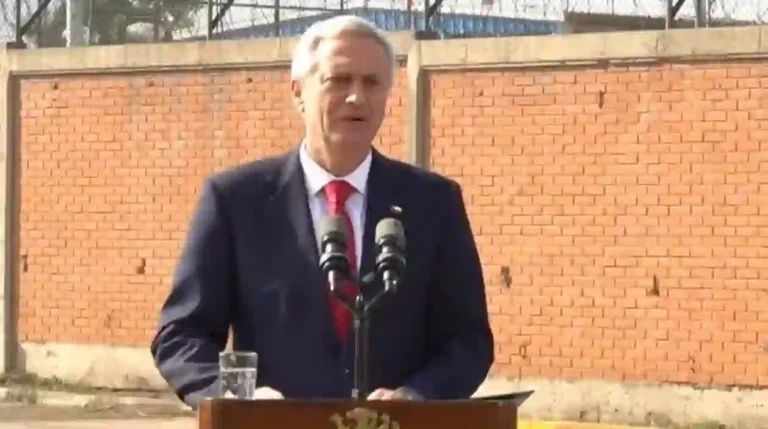 Antonio Kast reduce la burocracia en Chile