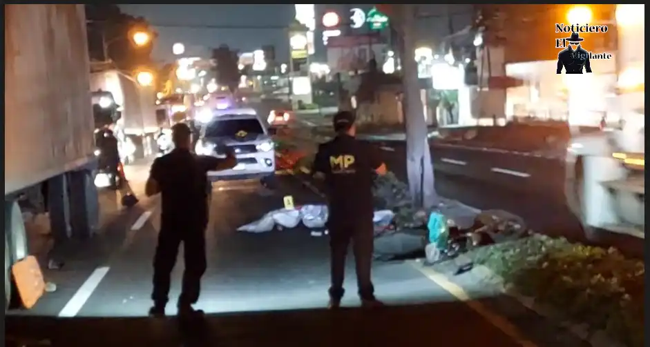 Pareja perece tras chocar en motocicleta
