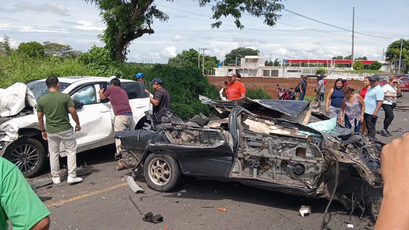 Fuerte colisión en Coatepeque deja al menos tres h