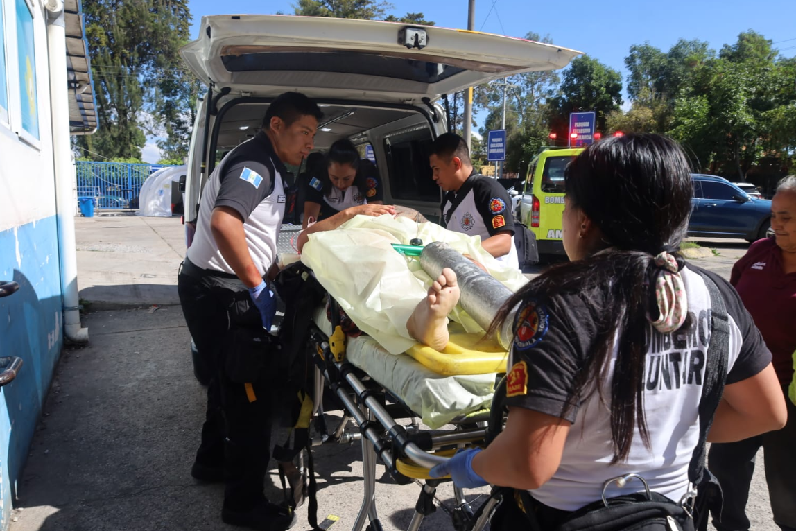 Ataque armado frente a polideportivo deja cuatro personas heridas, entre ellas una niña de 3 años